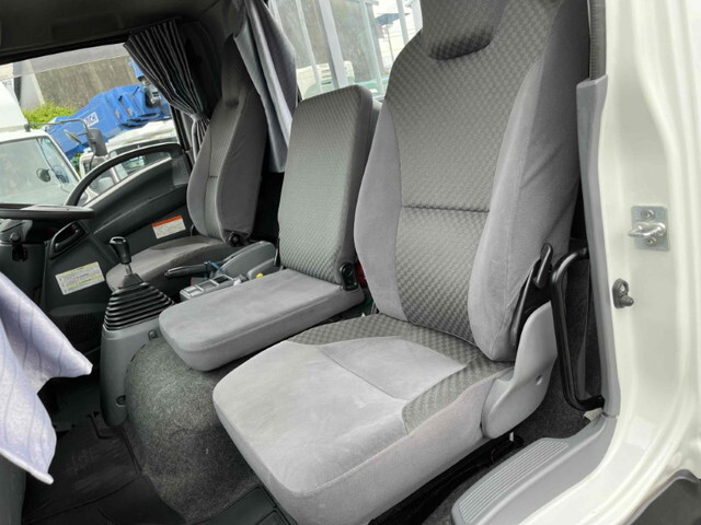 いすゞフォワードアルミブロック増トン（6t・8t）[写真38]