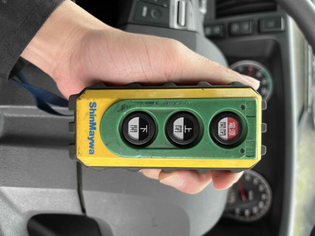 いすゞフォワードアルミブロック増トン（6t・8t）[写真40]