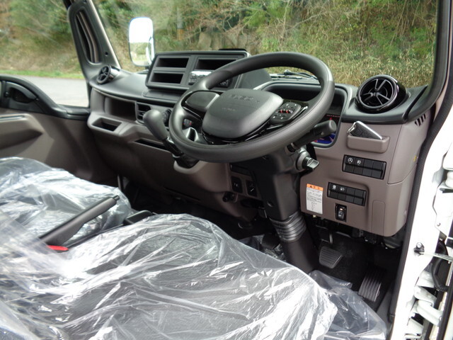 三菱ふそうキャンター平ボディ小型（2t・3t）[写真26]