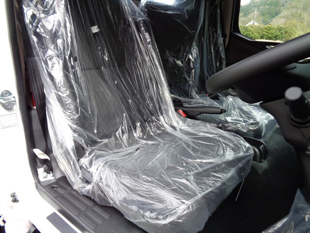 三菱ふそうキャンター平ボディ小型（2t・3t）[写真27]