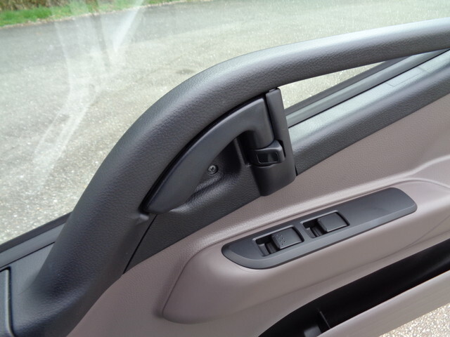 三菱ふそうキャンター平ボディ小型（2t・3t）[写真36]