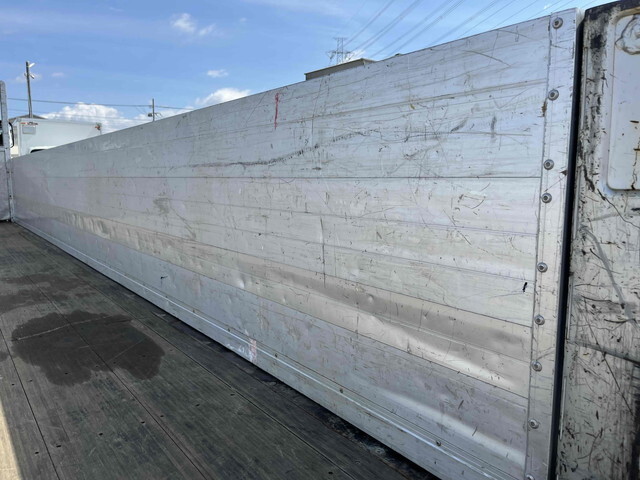 三菱ふそうファイターアルミブロック中型（4t）[写真10]