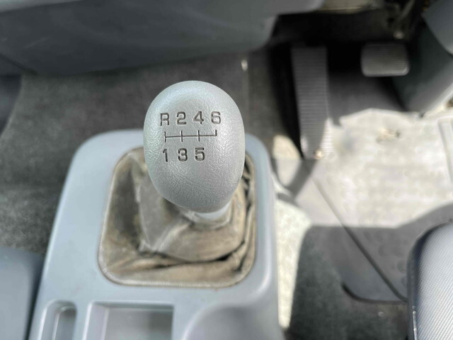 三菱ふそうファイターアルミブロック中型（4t）[写真36]