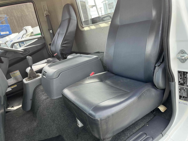 三菱ふそうファイターアルミブロック中型（4t）[写真39]