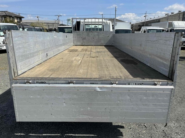 三菱ふそうファイターアルミブロック中型（4t）[写真07]