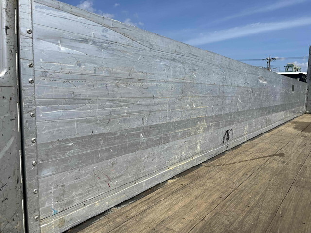 三菱ふそうファイターアルミブロック中型（4t）[写真09]