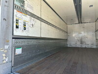 いすゞフォワードアルミウイング増トン（6t・8t）[写真14]