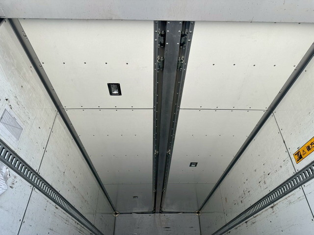 いすゞフォワードアルミウイング増トン（6t・8t）[写真16]