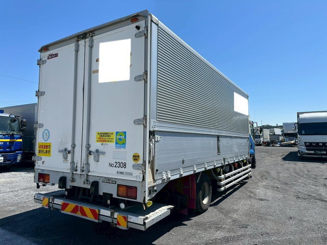 いすゞフォワードアルミウイング増トン（6t・8t）[写真02]