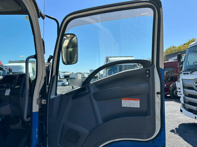 いすゞフォワードアルミウイング増トン（6t・8t）[写真20]