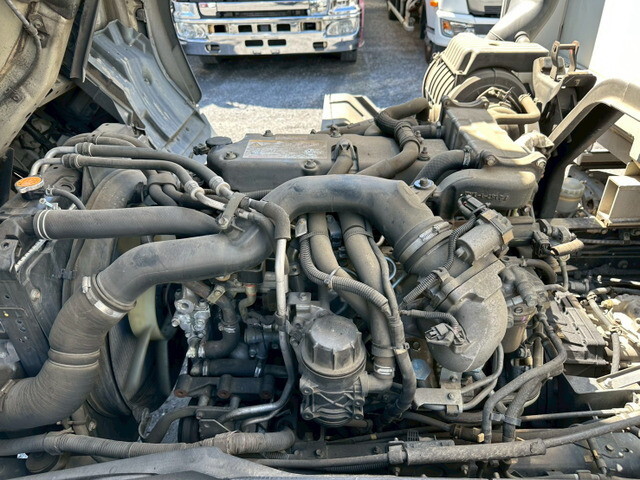 いすゞフォワードアルミウイング増トン（6t・8t）[写真32]