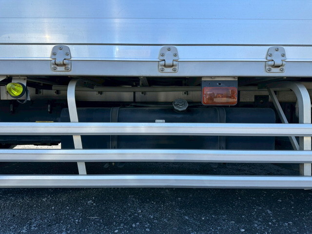 いすゞフォワードアルミウイング増トン（6t・8t）[写真37]