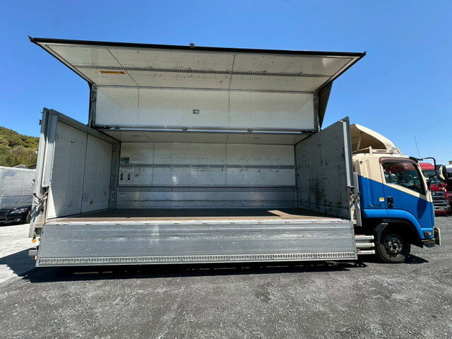 いすゞフォワードアルミウイング増トン（6t・8t）[写真07]