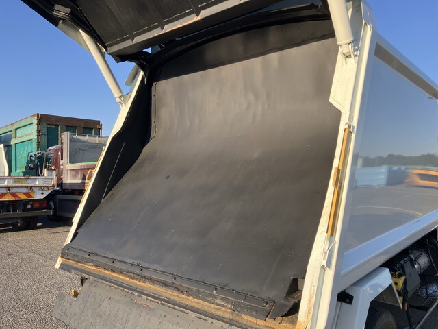 三菱ふそうファイターパッカー車（塵芥車）中型（4t）[写真15]