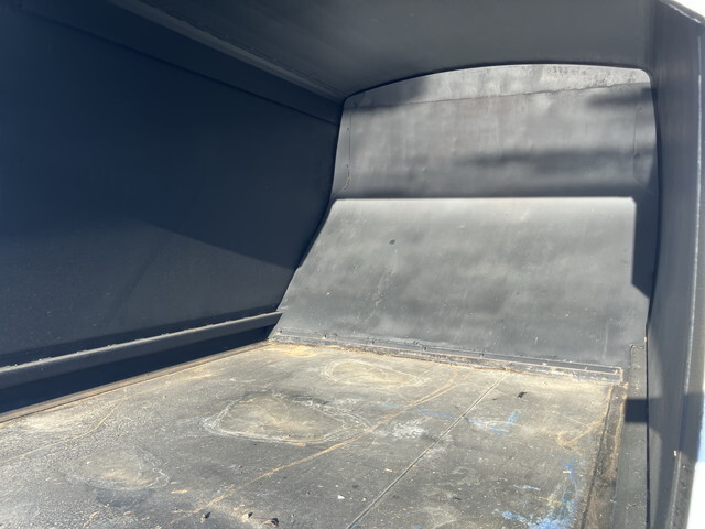 三菱ふそうファイターパッカー車（塵芥車）中型（4t）[写真16]