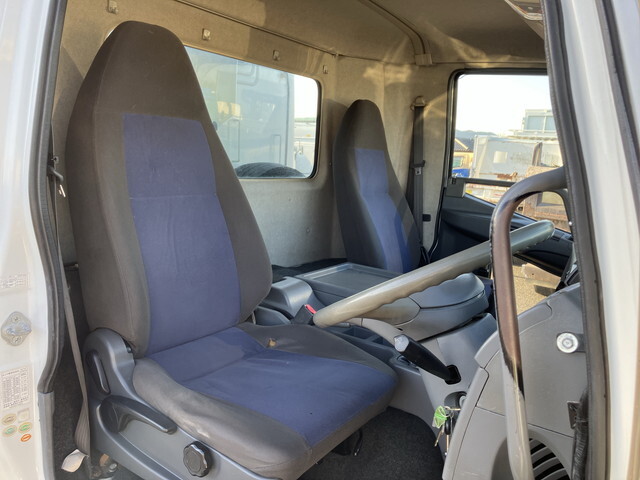 三菱ふそうファイターパッカー車（塵芥車）中型（4t）[写真35]