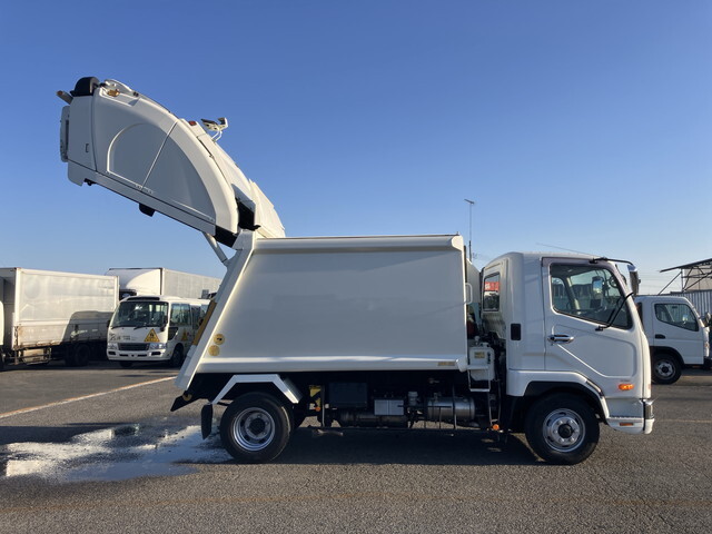 三菱ふそうファイターパッカー車（塵芥車）中型（4t）[写真08]