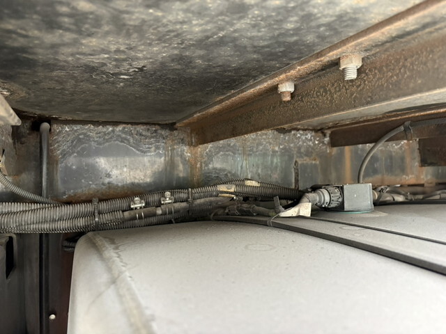 いすゞギガトレーラーヘッド（トラクターヘッド）大型（10t）[写真14]