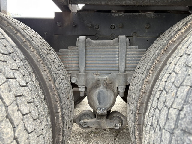 いすゞギガトレーラーヘッド（トラクターヘッド）大型（10t）[写真20]