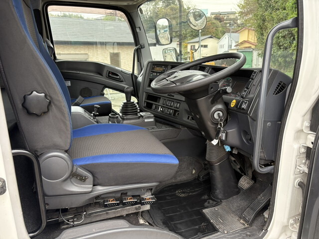 いすゞギガトレーラーヘッド（トラクターヘッド）大型（10t）[写真23]