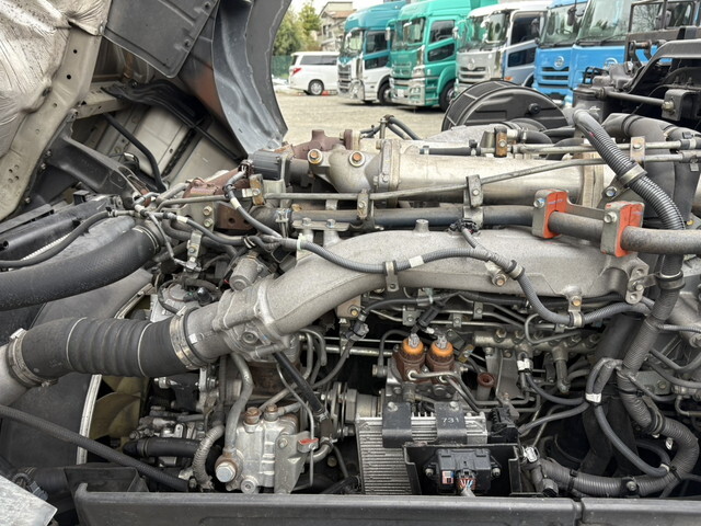 いすゞギガトレーラーヘッド（トラクターヘッド）大型（10t）[写真27]