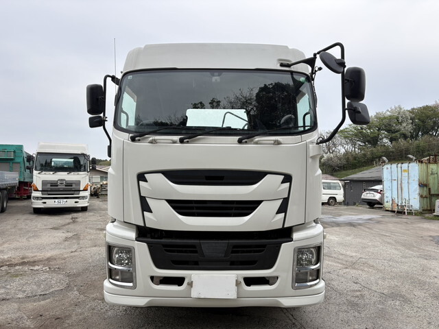 いすゞギガトレーラーヘッド（トラクターヘッド）大型（10t）[写真03]