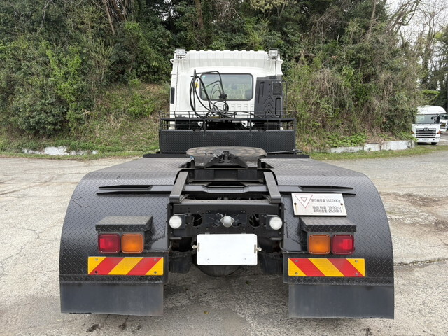 いすゞギガトレーラーヘッド（トラクターヘッド）大型（10t）[写真05]
