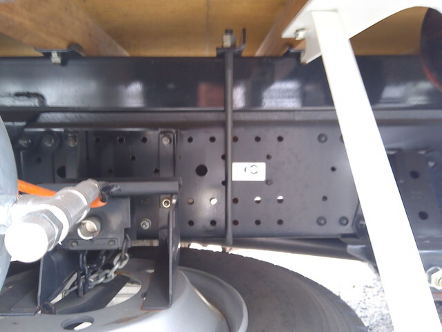 いすゞエルフ平ボディ小型（2t・3t）[写真13]