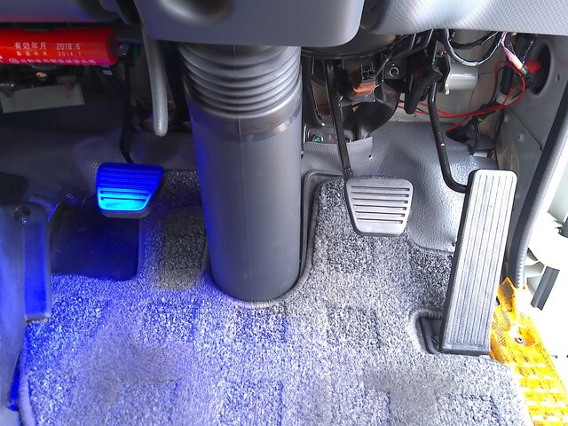 いすゞエルフ平ボディ小型（2t・3t）[写真23]