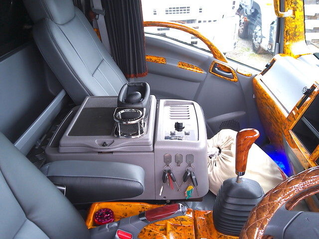 いすゞエルフ平ボディ小型（2t・3t）[写真26]