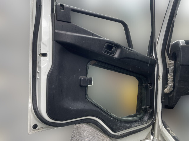 三菱ふそうファイターダンプ中型（4t）[写真25]