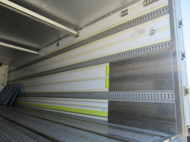 三菱ふそうスーパーグレート冷凍車（冷蔵車）大型（10t）[写真12]