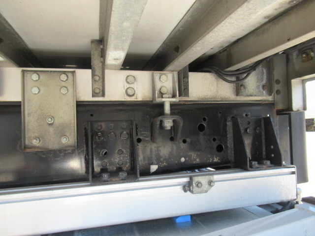 三菱ふそうスーパーグレート冷凍車（冷蔵車）大型（10t）[写真21]