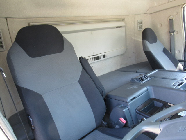 三菱ふそうスーパーグレート冷凍車（冷蔵車）大型（10t）[写真28]