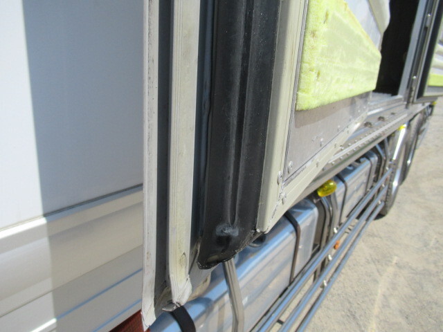 三菱ふそうスーパーグレート冷凍車（冷蔵車）大型（10t）[写真08]