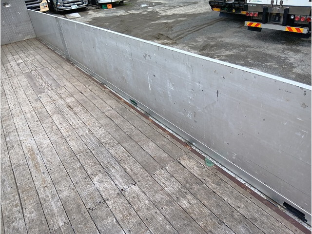 UDトラックスクオンクレーン4段大型（10t）[写真17]