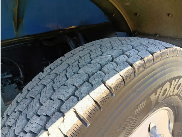 いすゞギガタンク車（タンクローリー）大型（10t）[写真25]