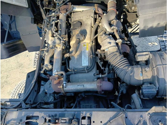 いすゞギガタンク車（タンクローリー）大型（10t）[写真26]