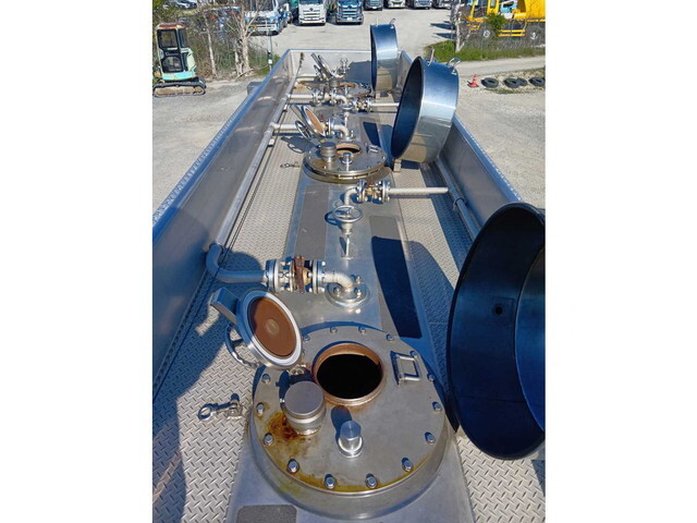 いすゞギガタンク車（タンクローリー）大型（10t）[写真34]