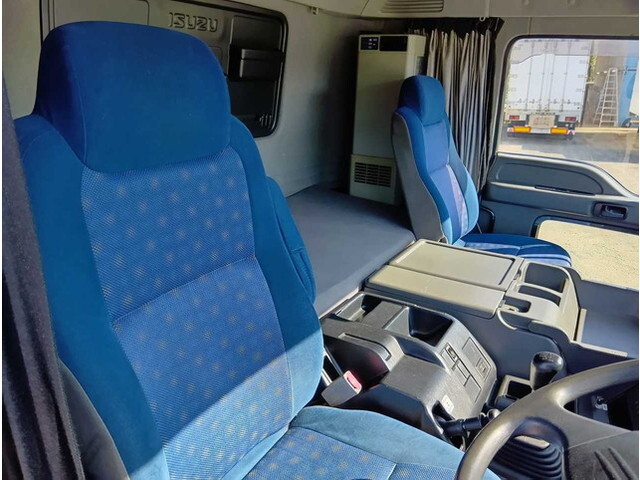 いすゞギガタンク車（タンクローリー）大型（10t）[写真08]