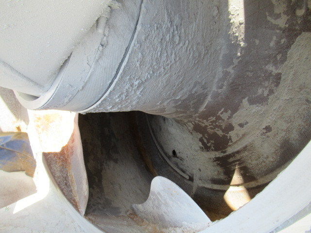 いすゞギガミキサー車（コンクリートミキサー）大型（10t）[写真10]