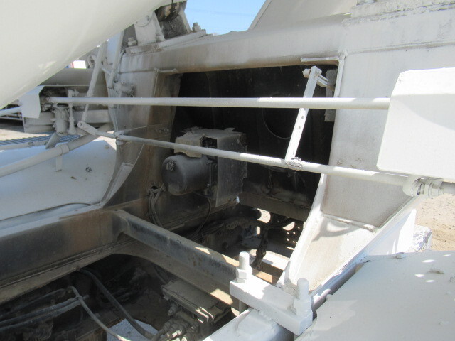 いすゞギガミキサー車（コンクリートミキサー）大型（10t）[写真19]