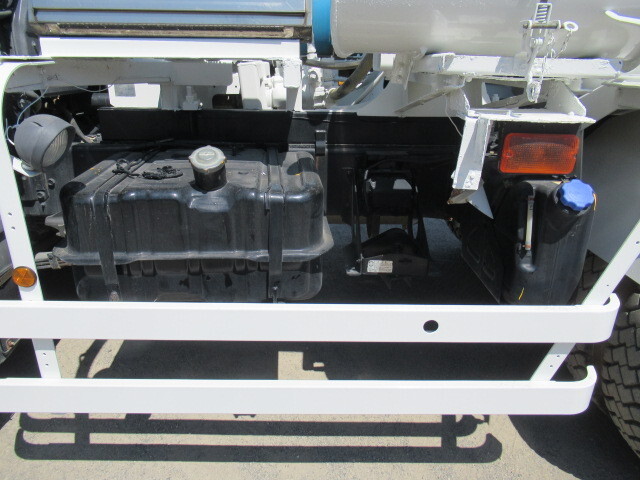 いすゞギガミキサー車（コンクリートミキサー）大型（10t）[写真20]