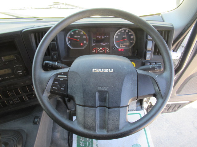 いすゞギガミキサー車（コンクリートミキサー）大型（10t）[写真32]