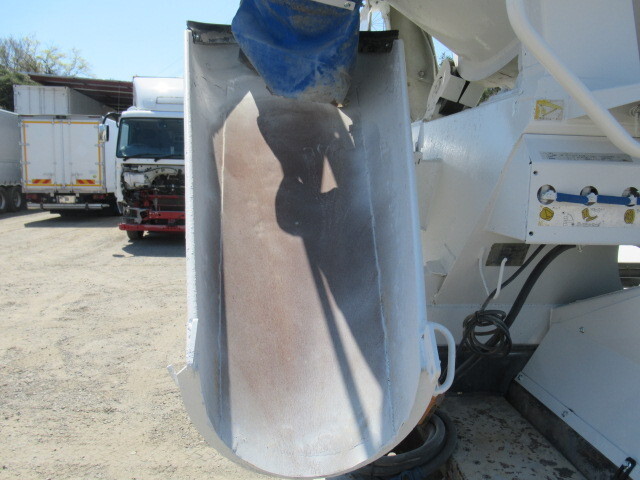 いすゞギガミキサー車（コンクリートミキサー）大型（10t）[写真06]