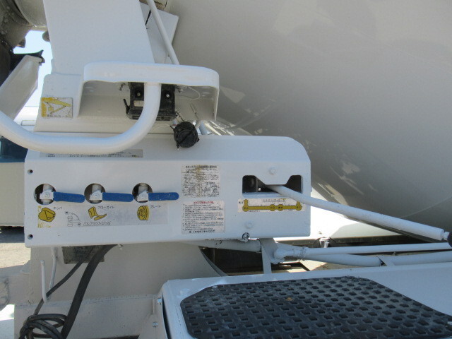 いすゞギガミキサー車（コンクリートミキサー）大型（10t）[写真07]