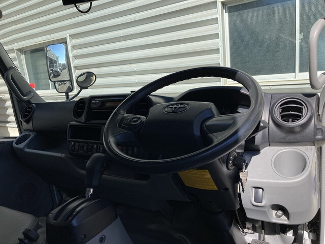 トヨタトヨエースアルミバン小型（2t・3t）[写真14]