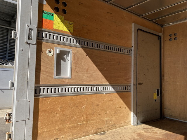 トヨタトヨエースアルミバン小型（2t・3t）[写真20]