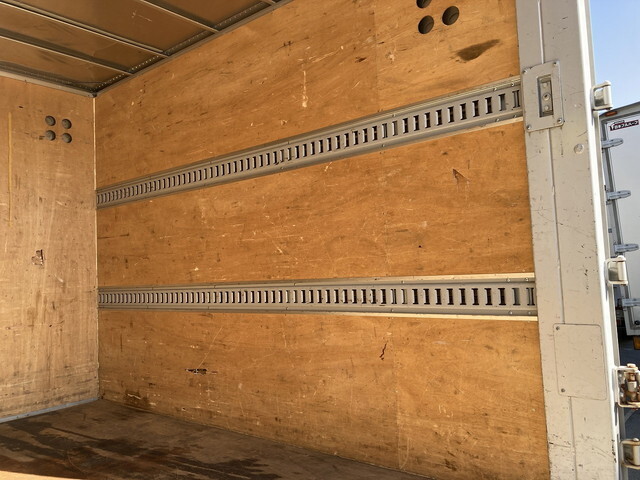 トヨタトヨエースアルミバン小型（2t・3t）[写真21]