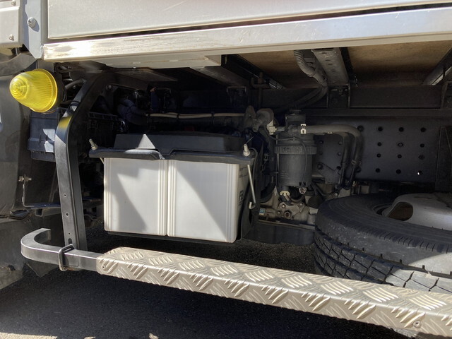 トヨタトヨエースアルミバン小型（2t・3t）[写真09]